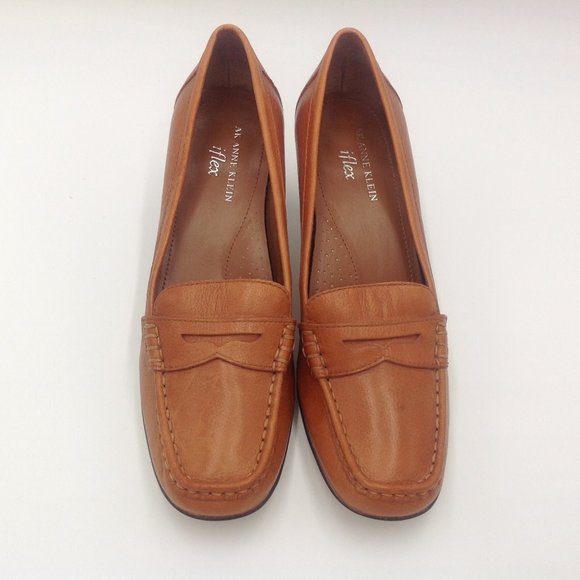 Anne Klein high heel leather loafer in saddle tan - Picture 4 of 8